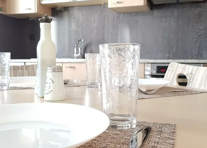 Corinthian Luxury Apartment *